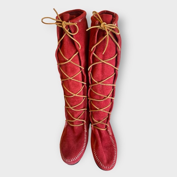 Minnetonka Shoes - Minnetonka Tall Knee High Lace Up Red Suede Boot Sz 8